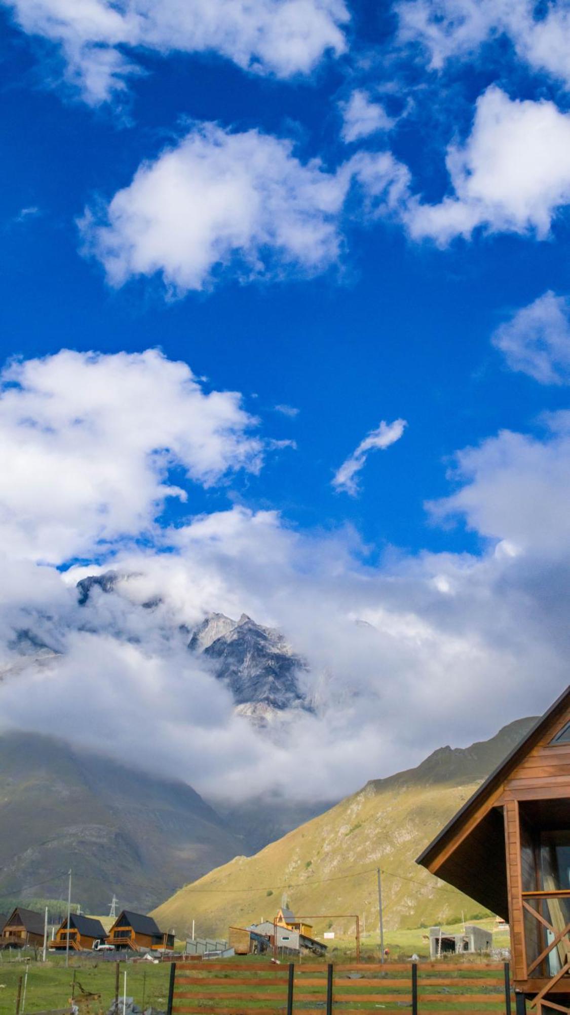 Cliffside Cottage Kazbegi Eksteriør bilde