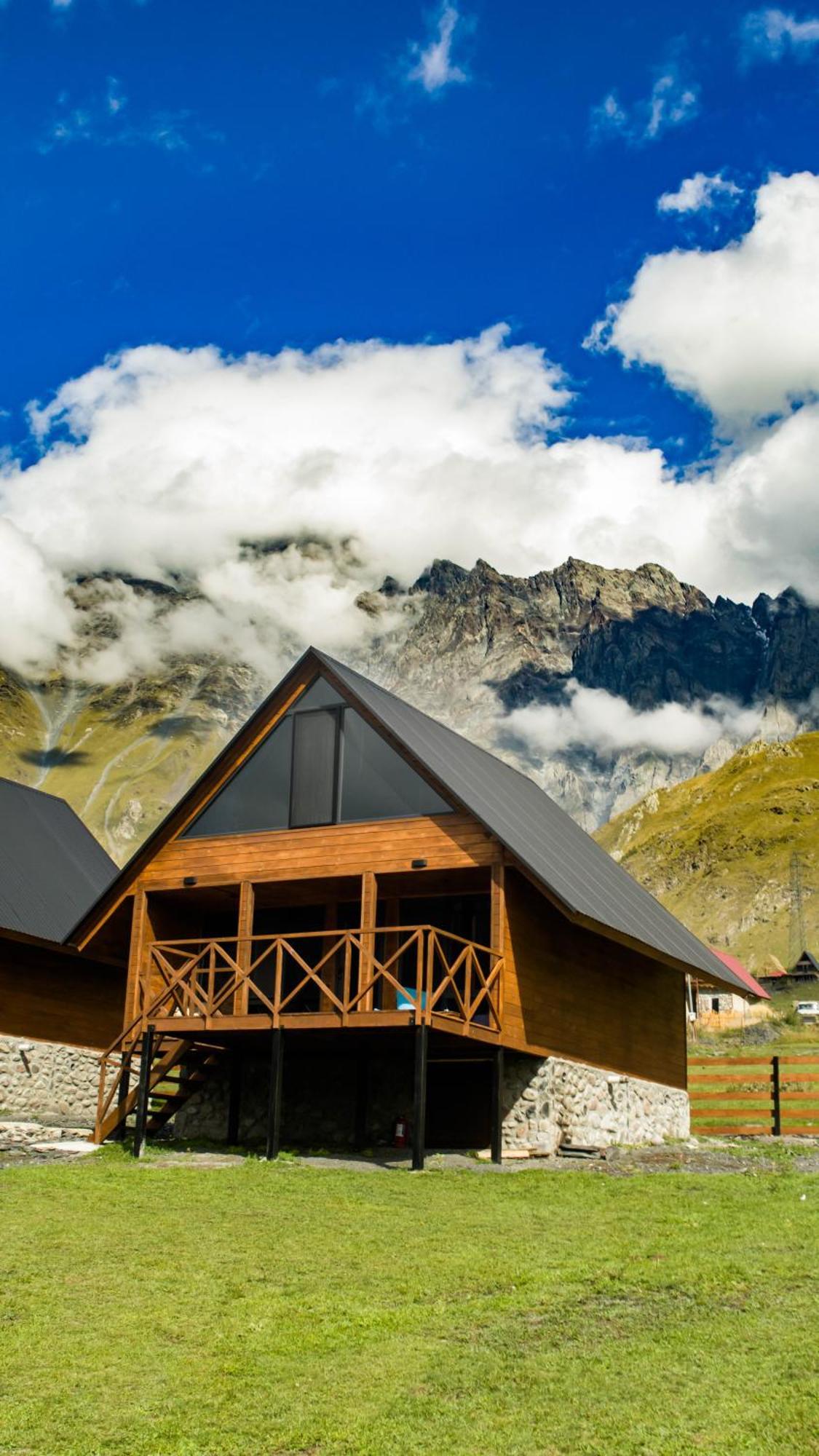 Cliffside Cottage Kazbegi Eksteriør bilde